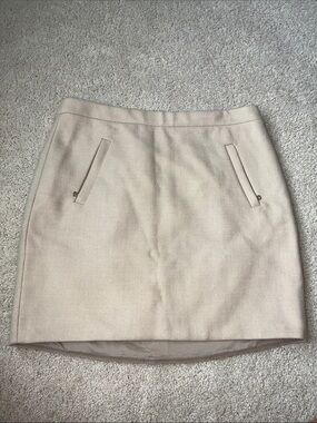 100% Wool J. Crew size 2 beige Women's Cream Mini Skirt with pockets